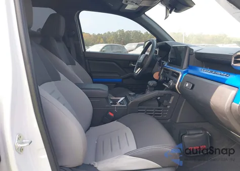 2024 Toyota Tacoma Trd Sport z USA, uszkodzony, nr VIN 3TYKB5FN3RT006313